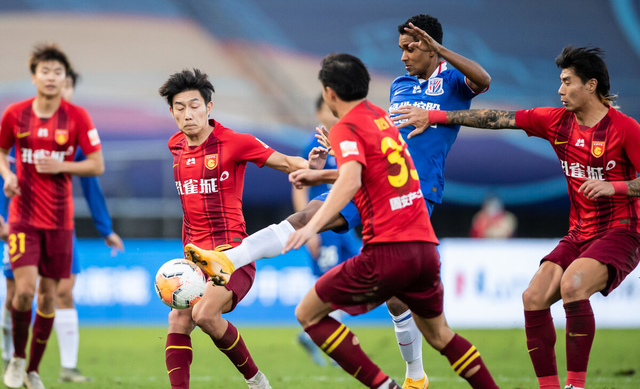 今晚突围战来临，费耶诺德围绕中超远射贴柱，底气十足，数据趋势出现新变化的简单介绍