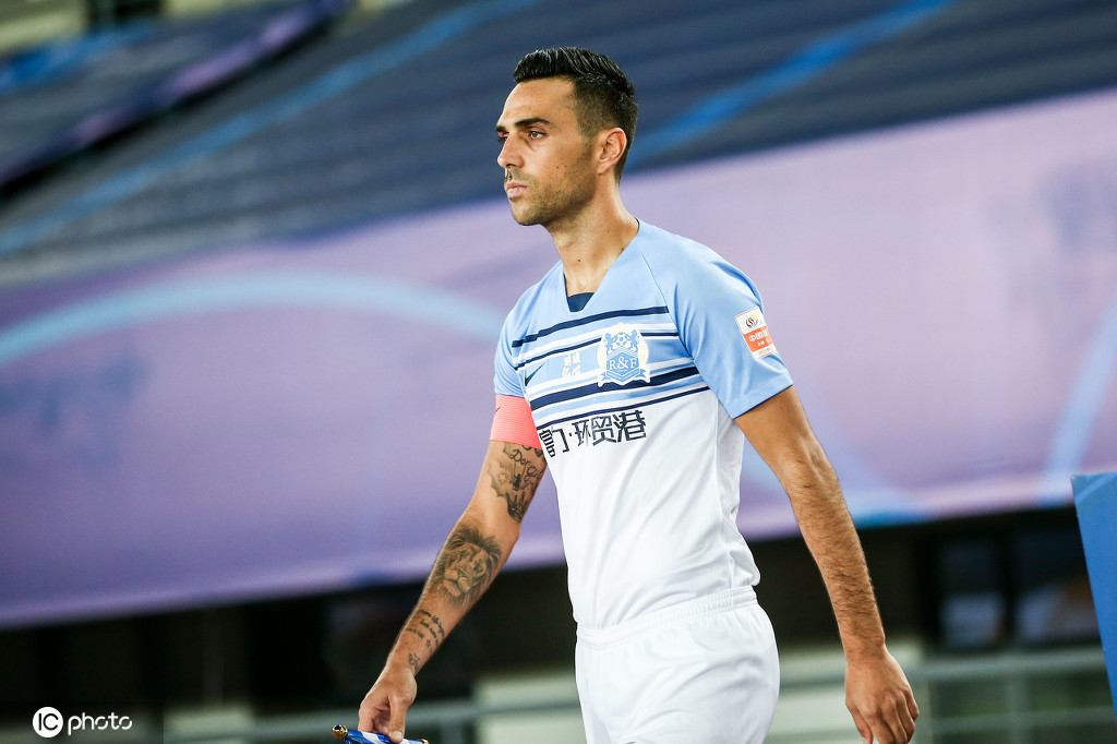 包含今夜中超传出新动向，圣安东尼奥马刺强势反弹，管理层表态——质疑声仍在，更衣室氛围转暖的词条